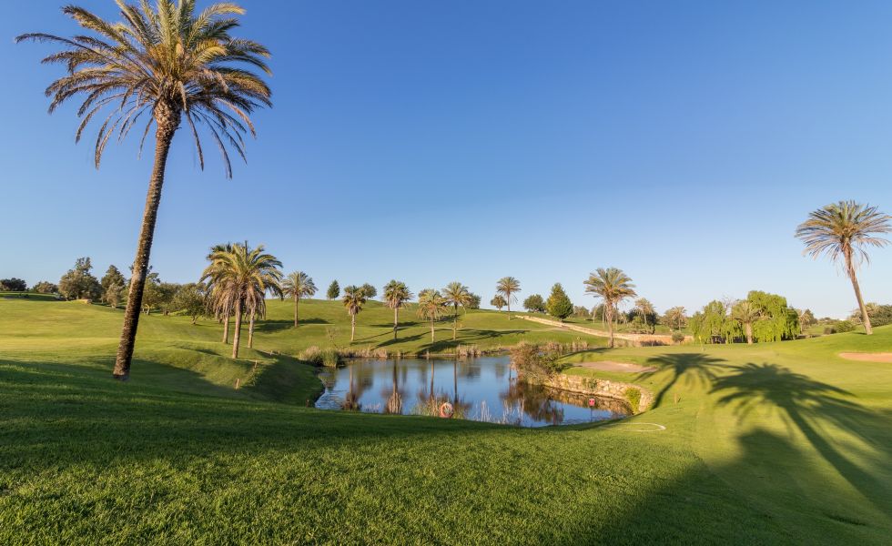 Play golf in Portugal at Gramacho Golf Course