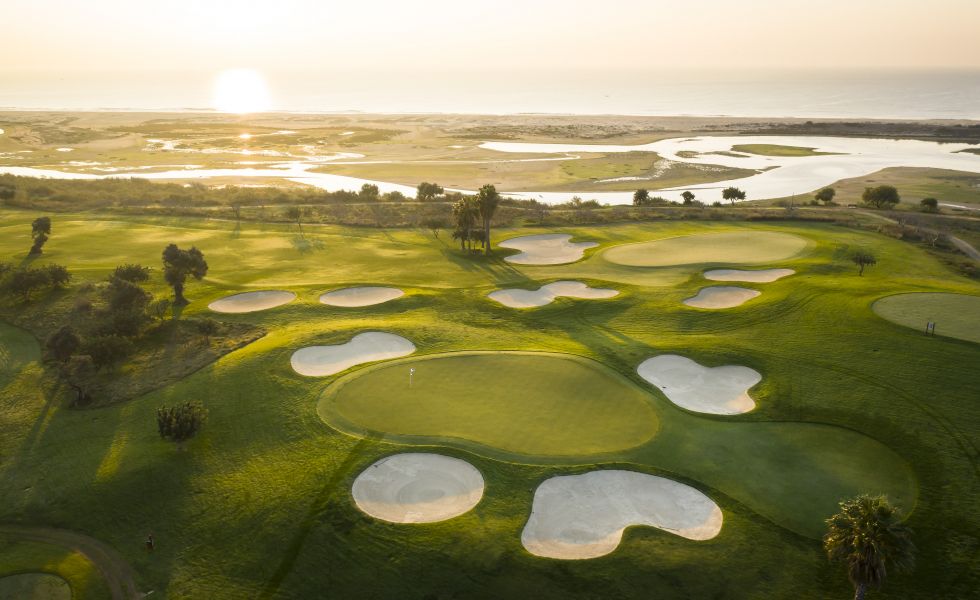 Indulge in golfing paradise at Quinta da Ria Golf Course, a jewel near AP Cabanas Beach & Nature. Immerse yourself in the captivating fairways and coastal charm, promising golf enthusiasts an unforgettable blend of challenge and scenic beauty.